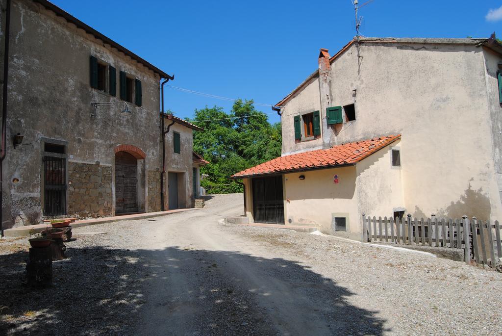 Agriturismo Podere Omomorto Пратовекио Екстериор снимка