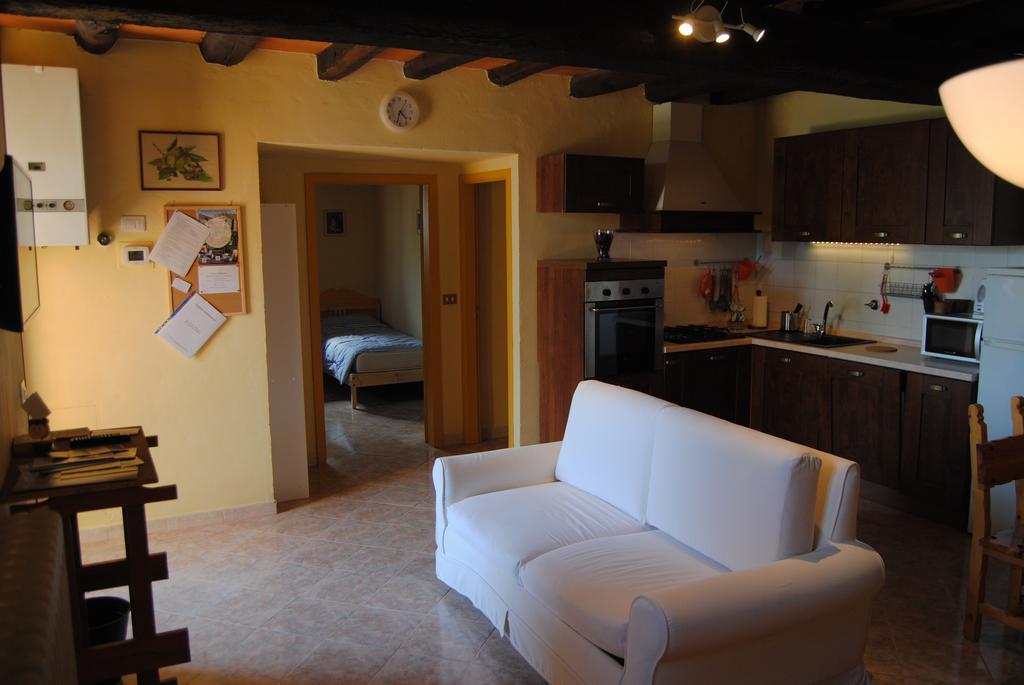 Agriturismo Podere Omomorto Пратовекио Екстериор снимка