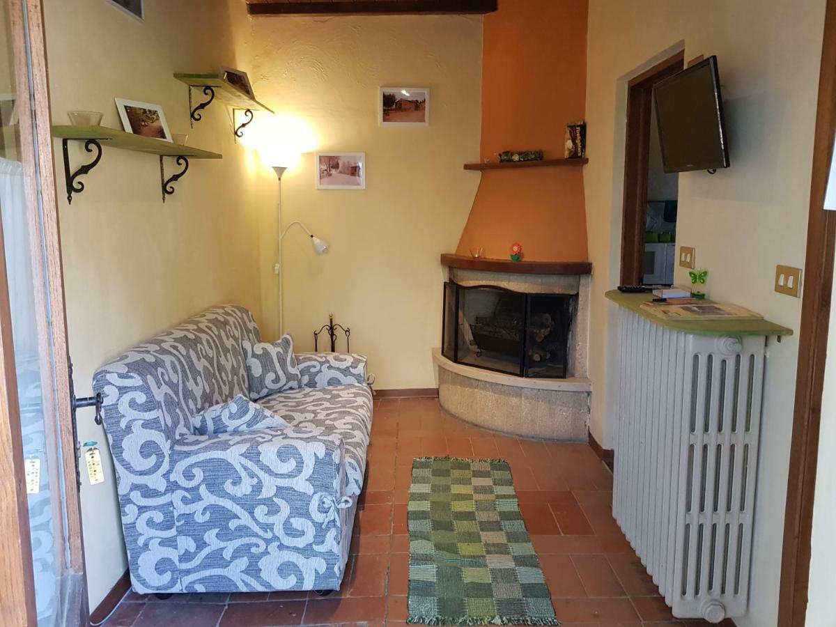 Agriturismo Podere Omomorto Пратовекио Екстериор снимка